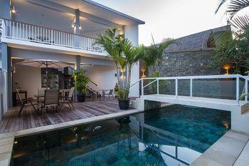 M Bali Aparthotel