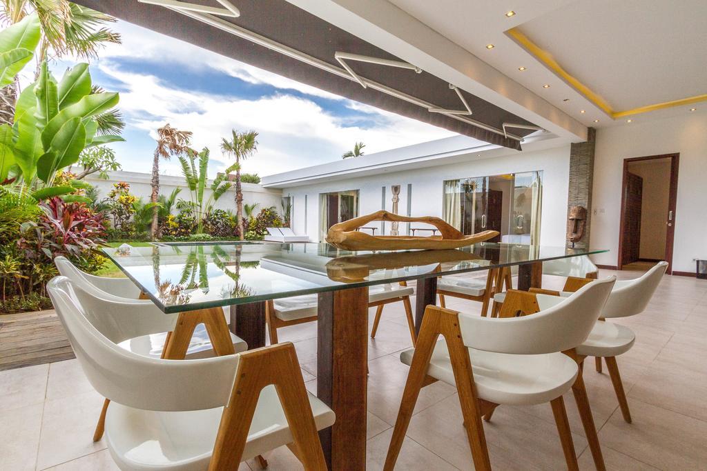 Saha - Elegant 3-bedroom In Villa Seminyak (Bali)