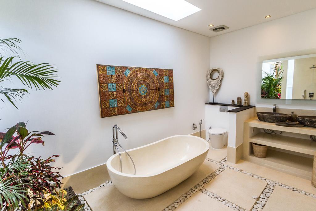 Saha - Elegant 3-bedroom In Seminyak (Bali)