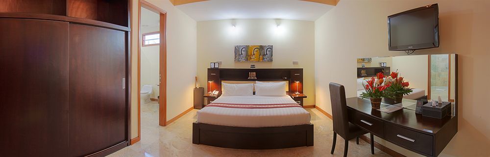 O * Seminyak (Bali)