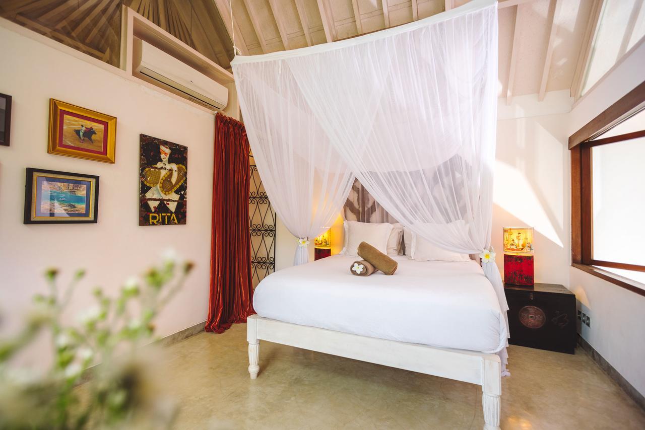 Vickary Seminyak (Bali)