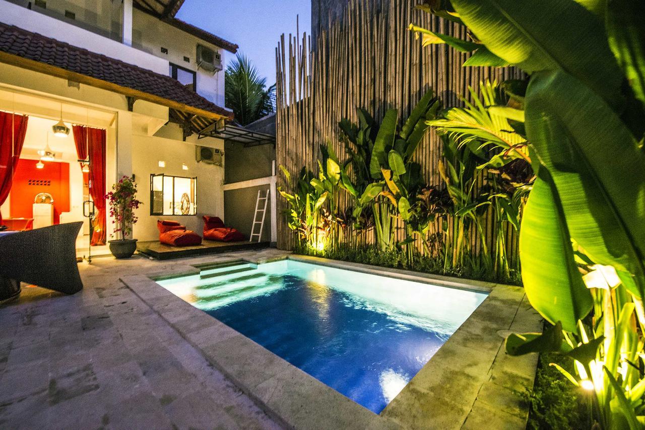 Black & Red Villa *