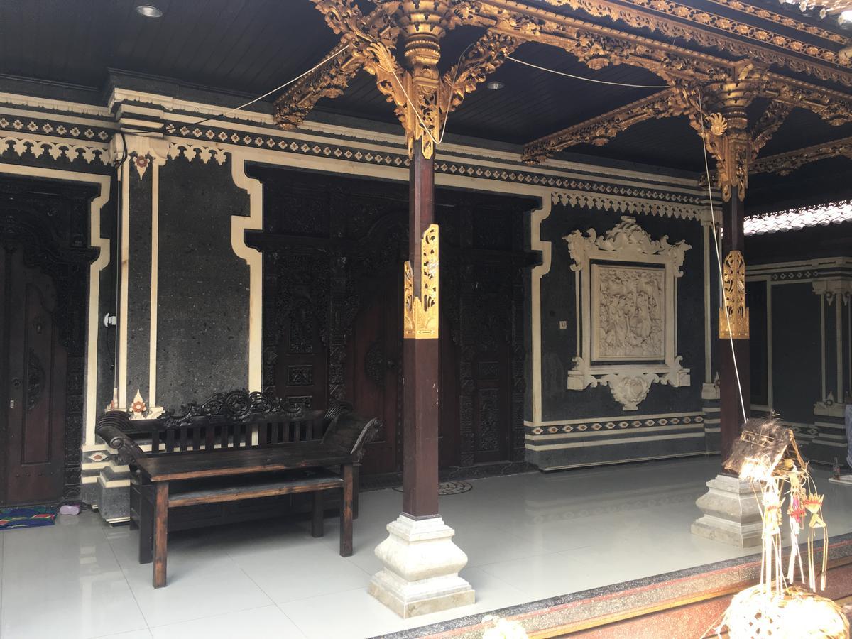 Js Rumah tetamu *