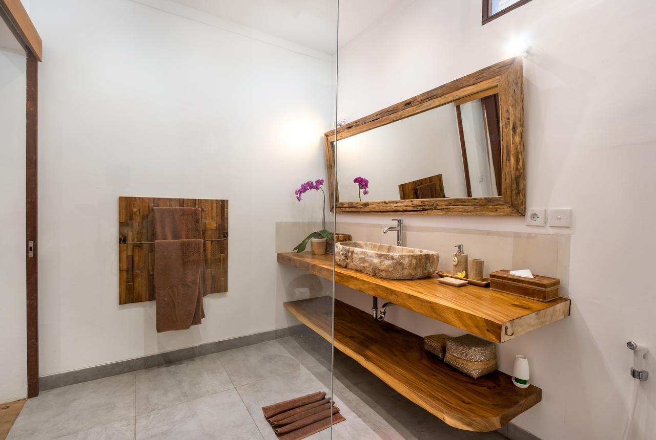 Charming And Tropical 3-br In Villa