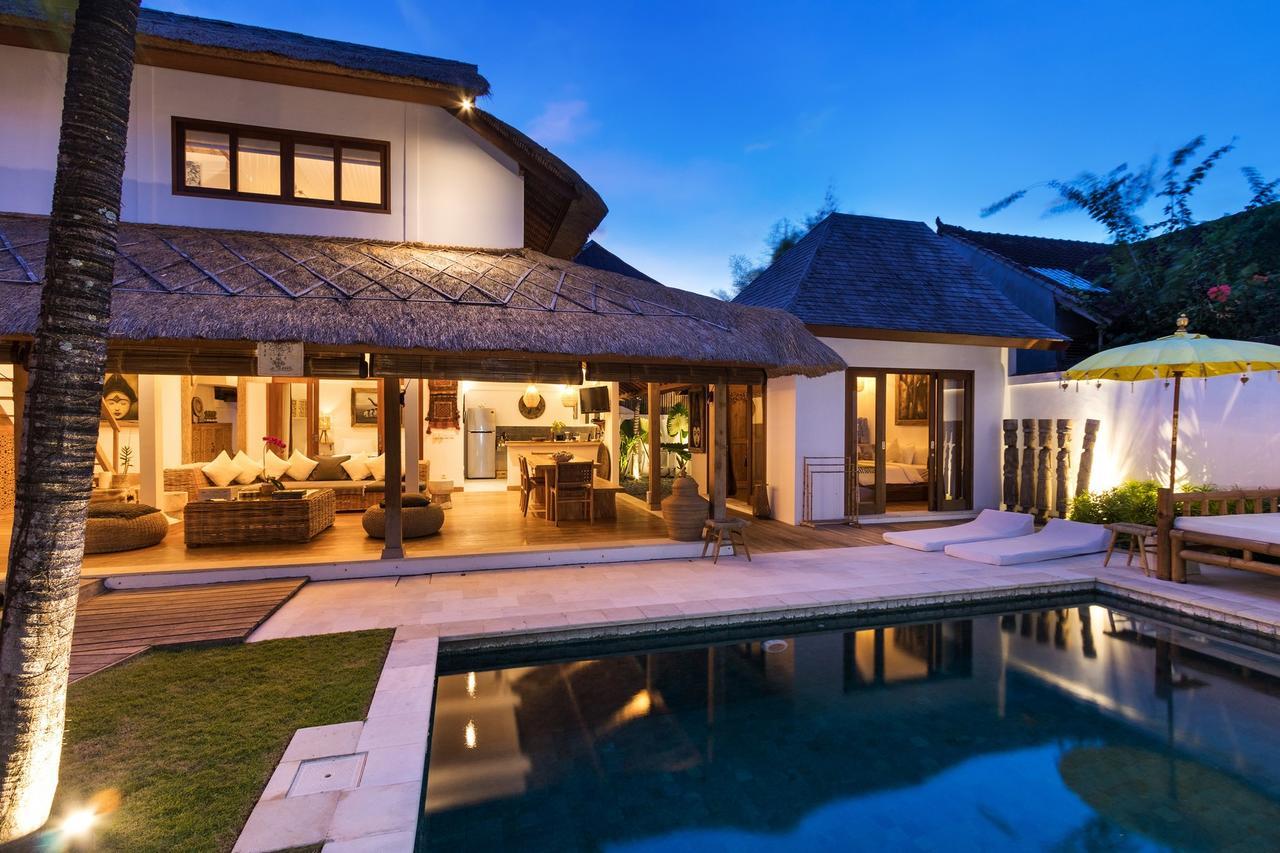 Charming And Tropical 3-br In Villa Seminyak (Bali)