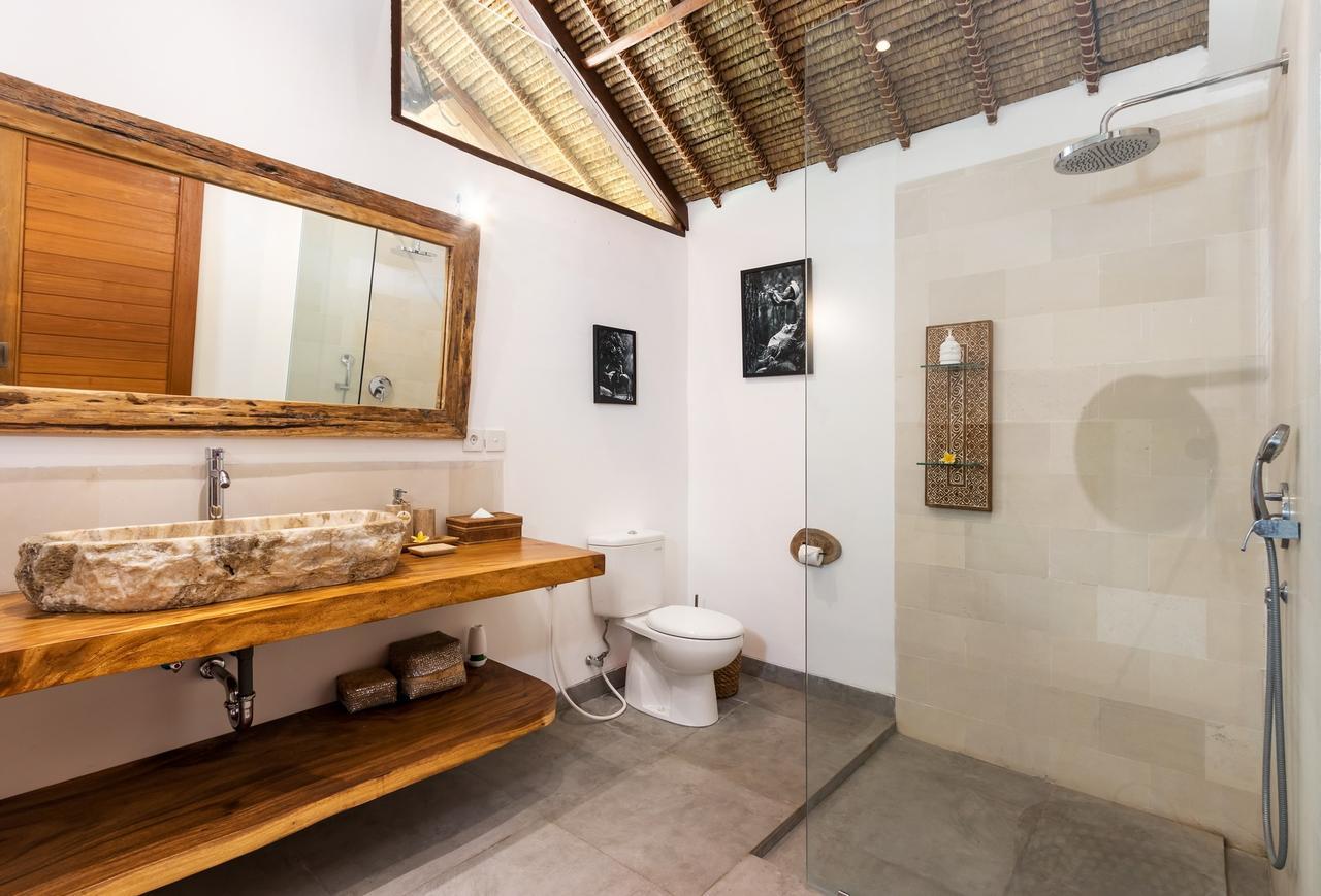 Charming And Tropical 3-br In Villa