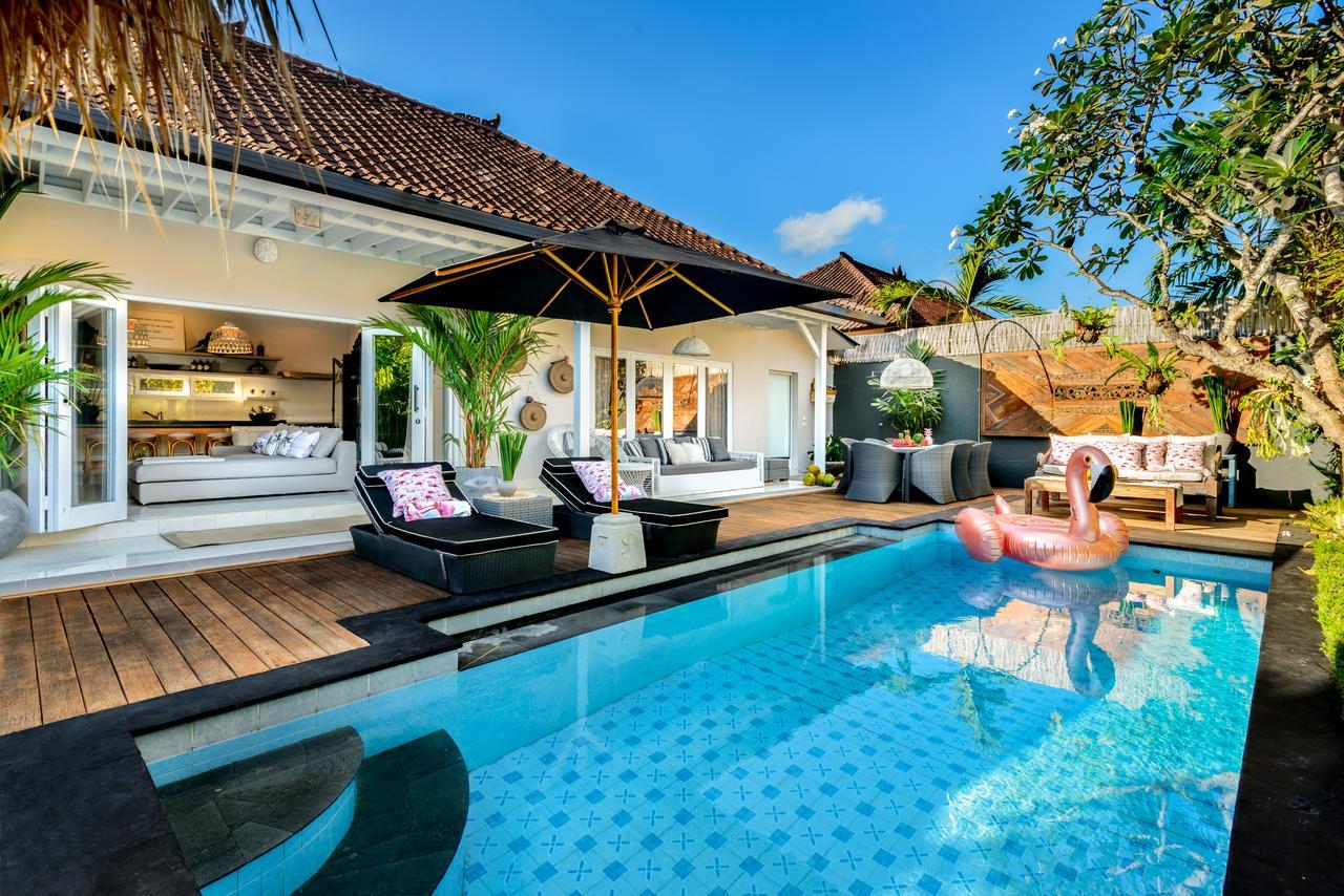 Villa Bloom Villas *