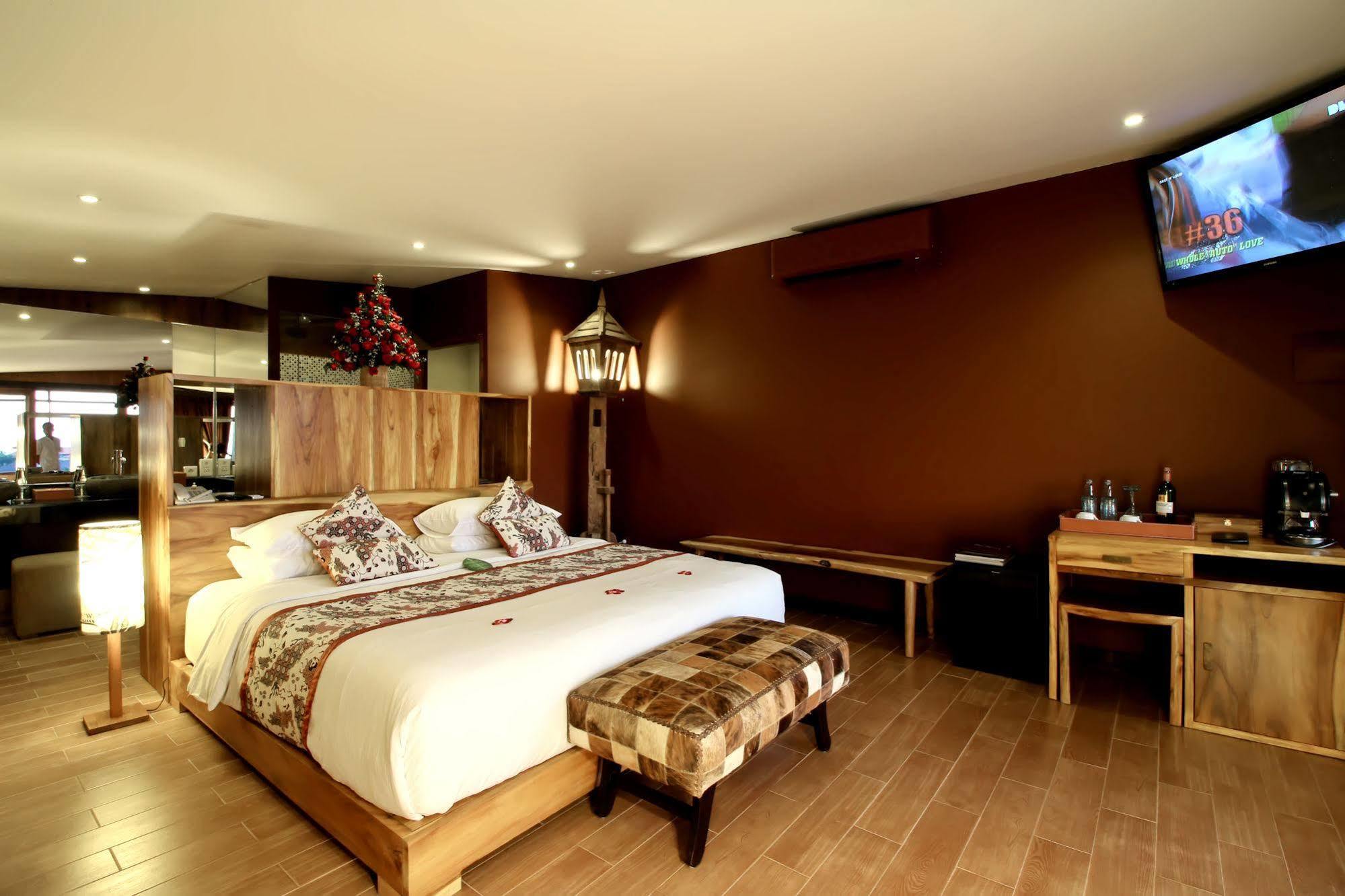 Sky Hotel