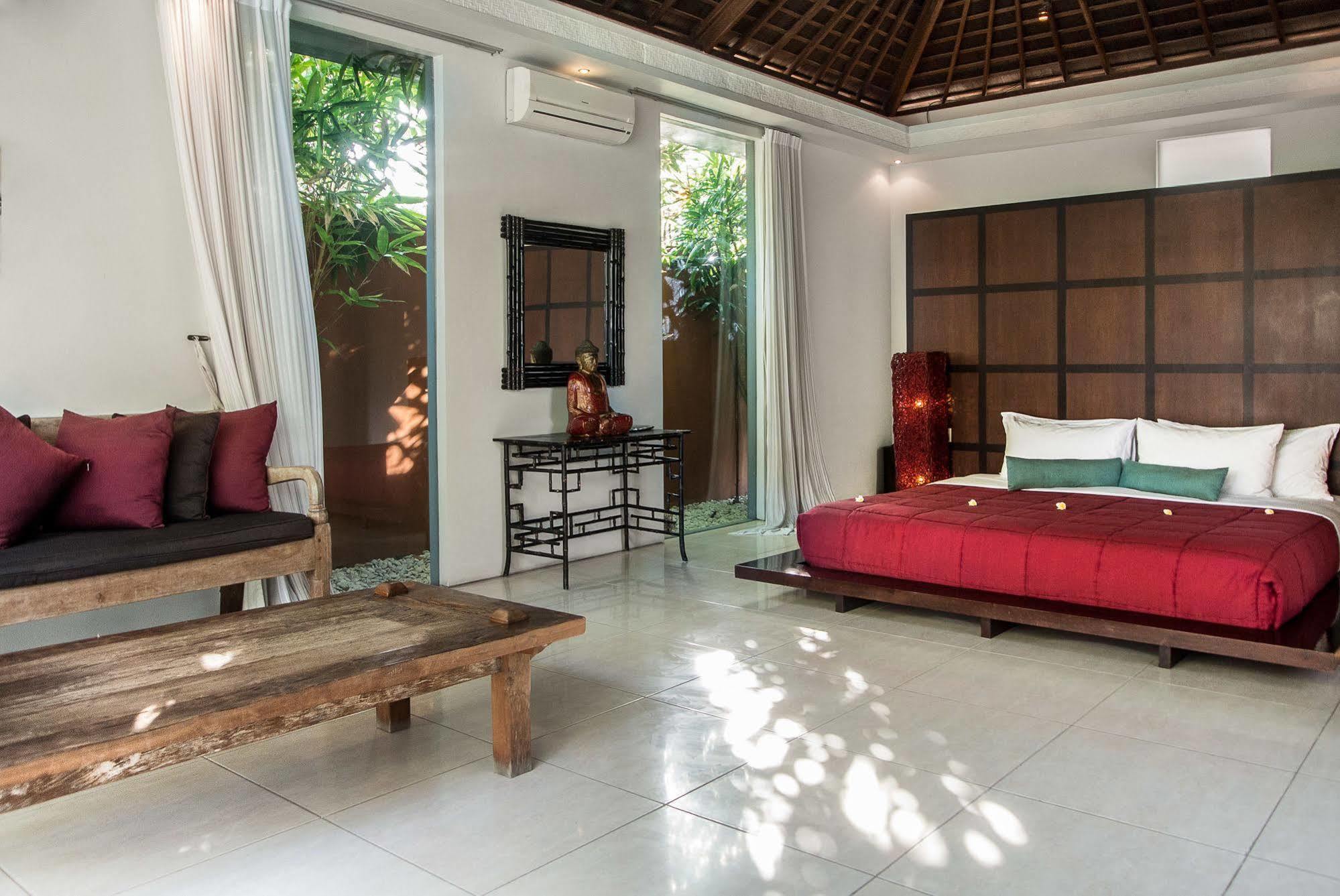 Kembali Villa Seminyak