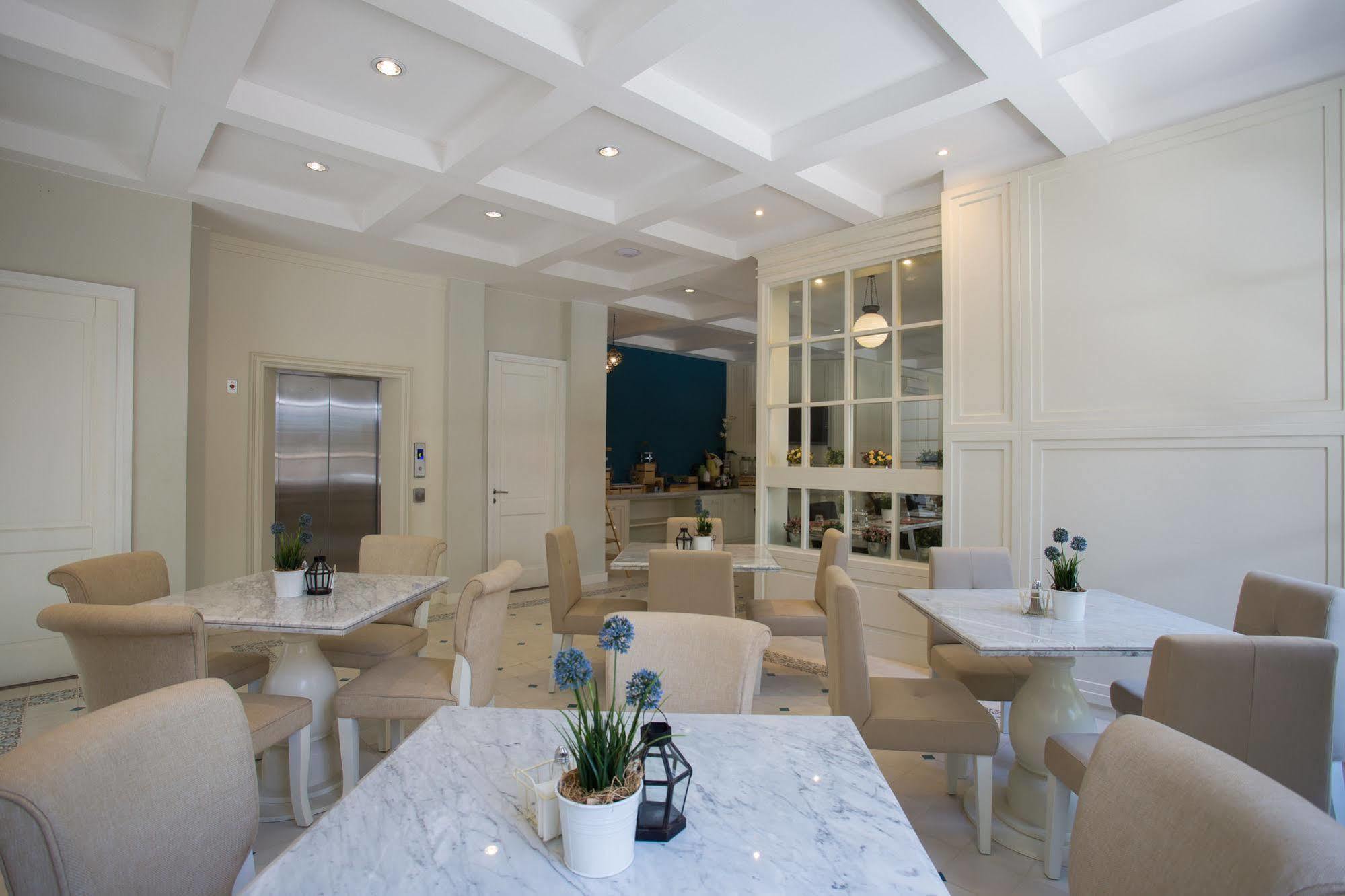 Amalfi Hotel