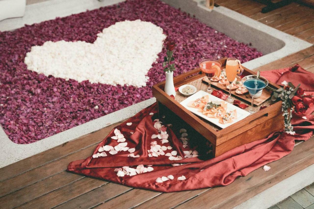Berry Romantic Villa