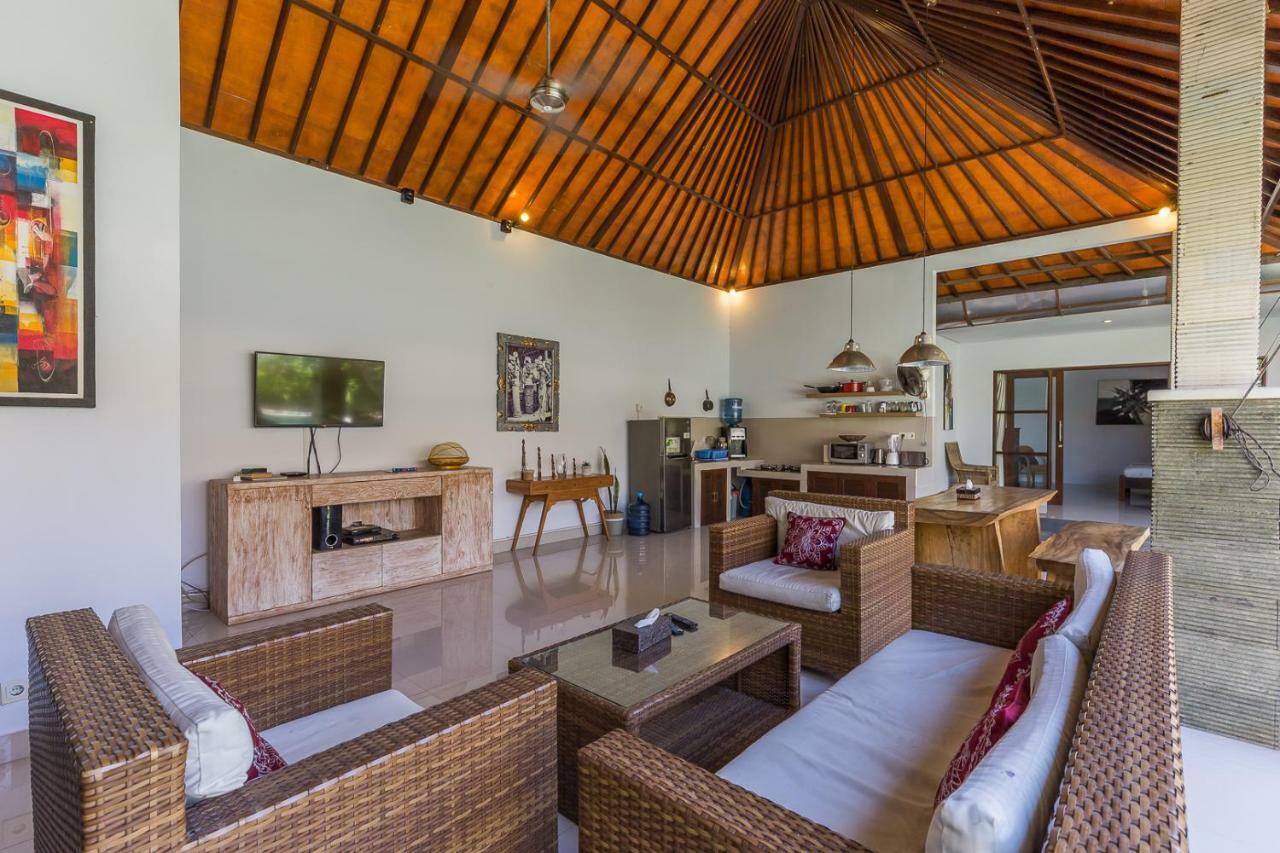 Charming 3 Bedroom In Oberoi Villa *