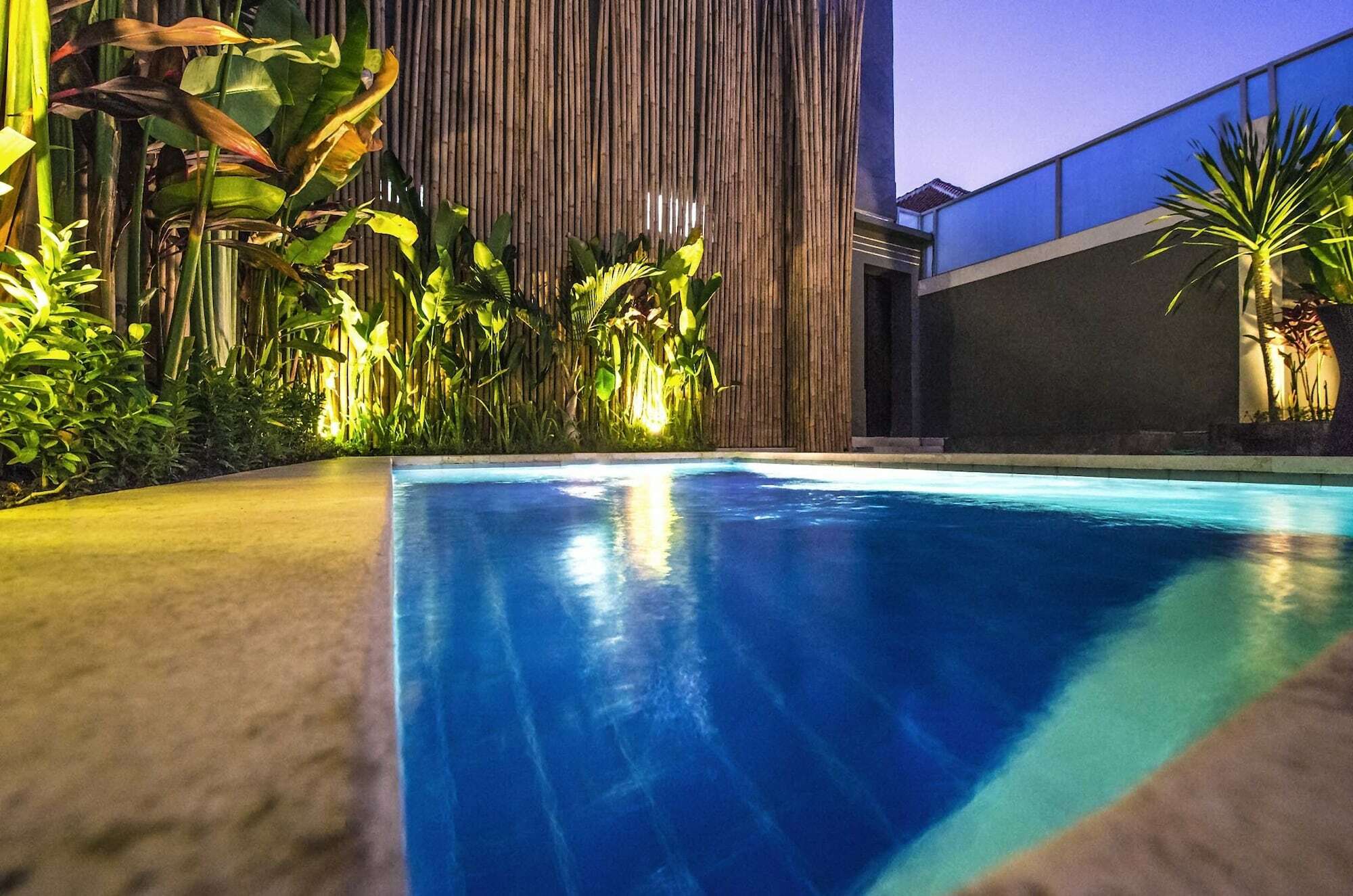 Villa Black & Red Seminyak (Bali)