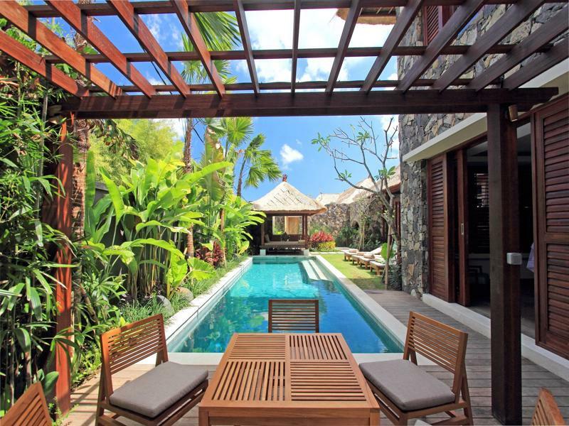Suar Villa *