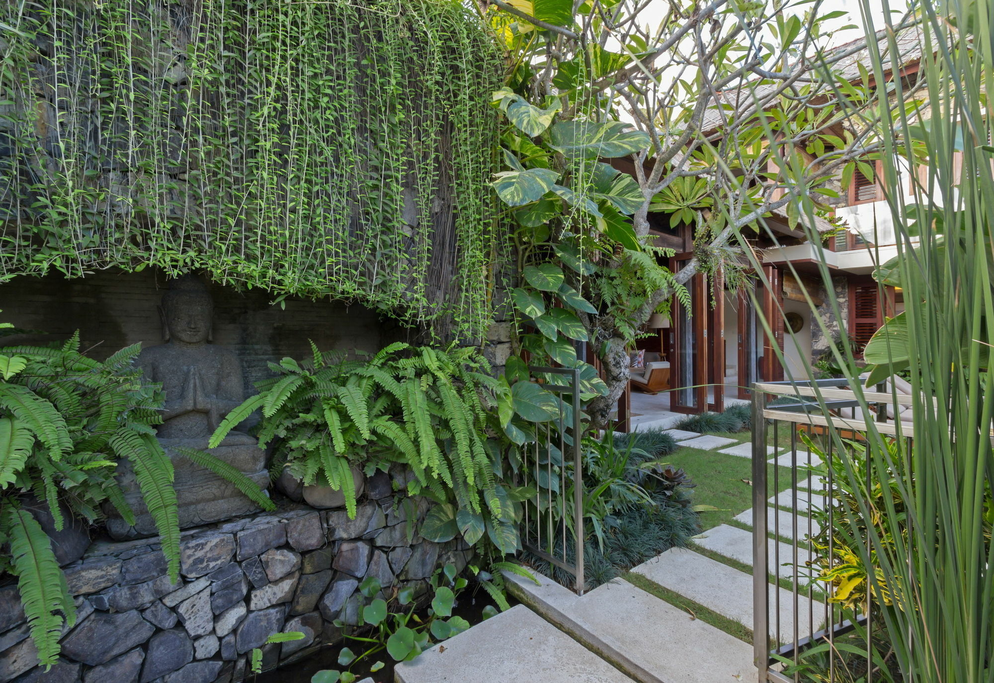 Suar Villa Seminyak (Bali)