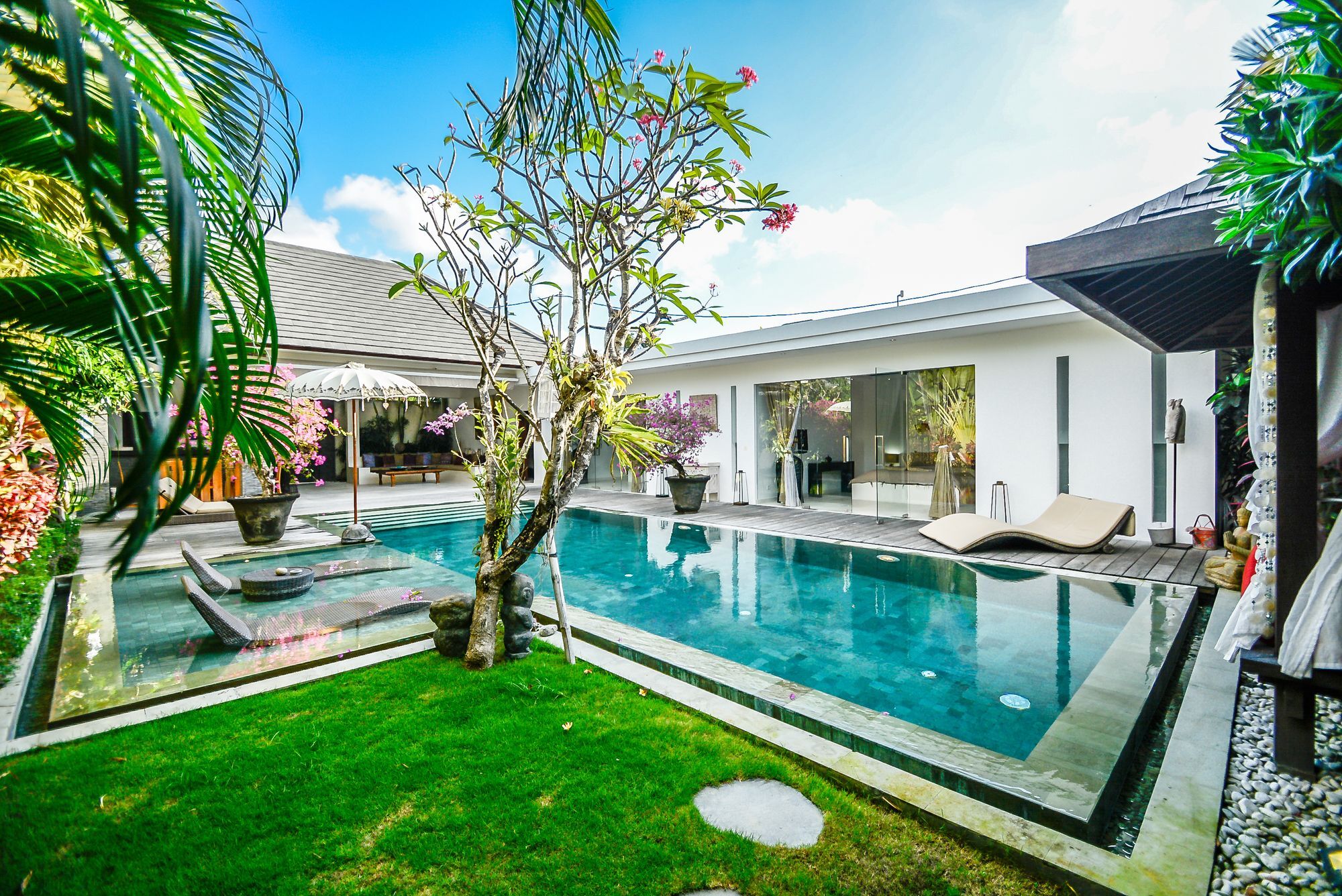 Saha - Elegant 3-bedroom In * Seminyak (Bali)