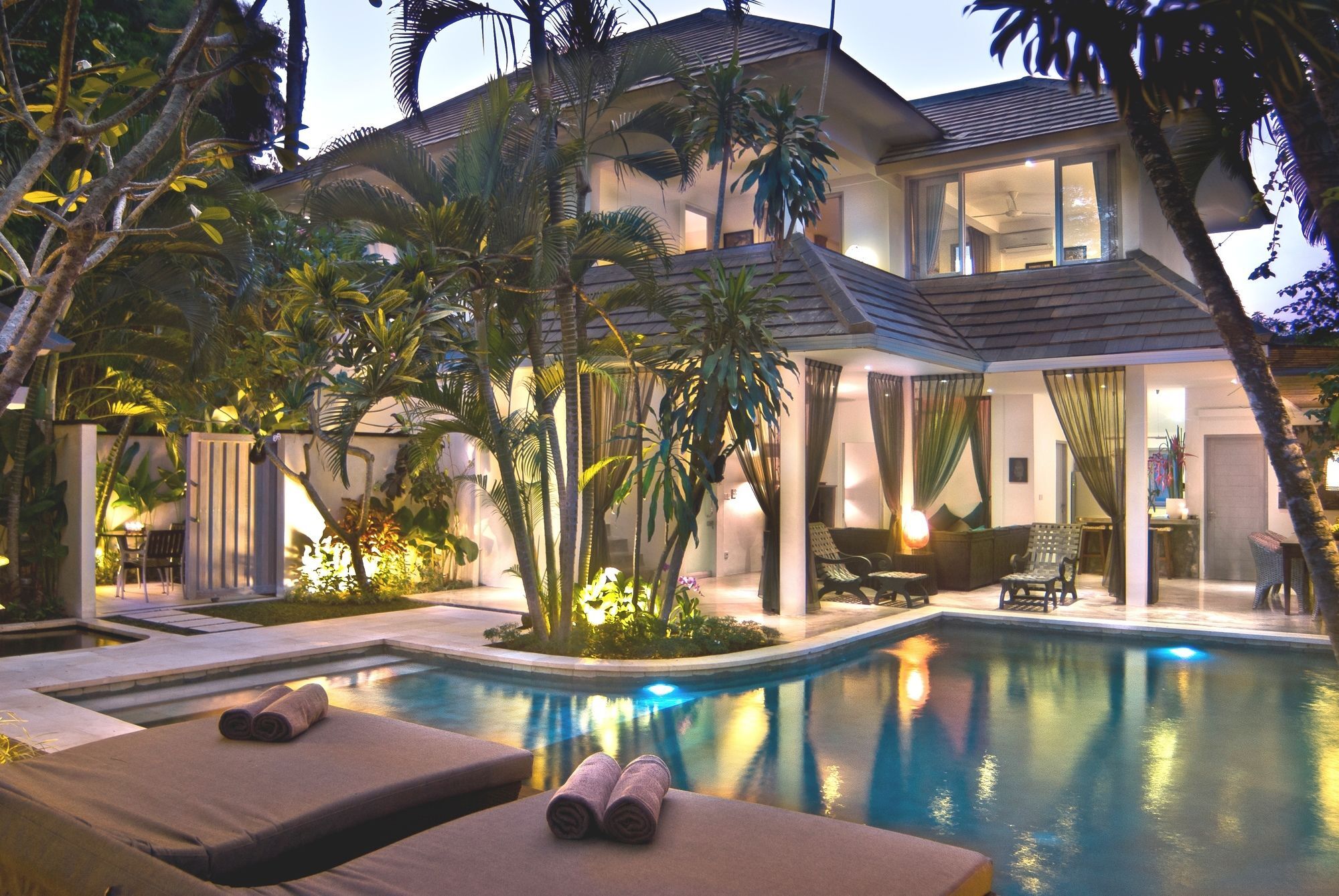 Eindra * Seminyak (Bali)