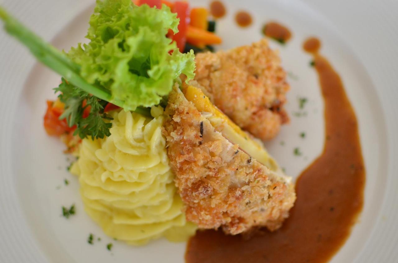 Pelangi Bali & Khách sạn 4*