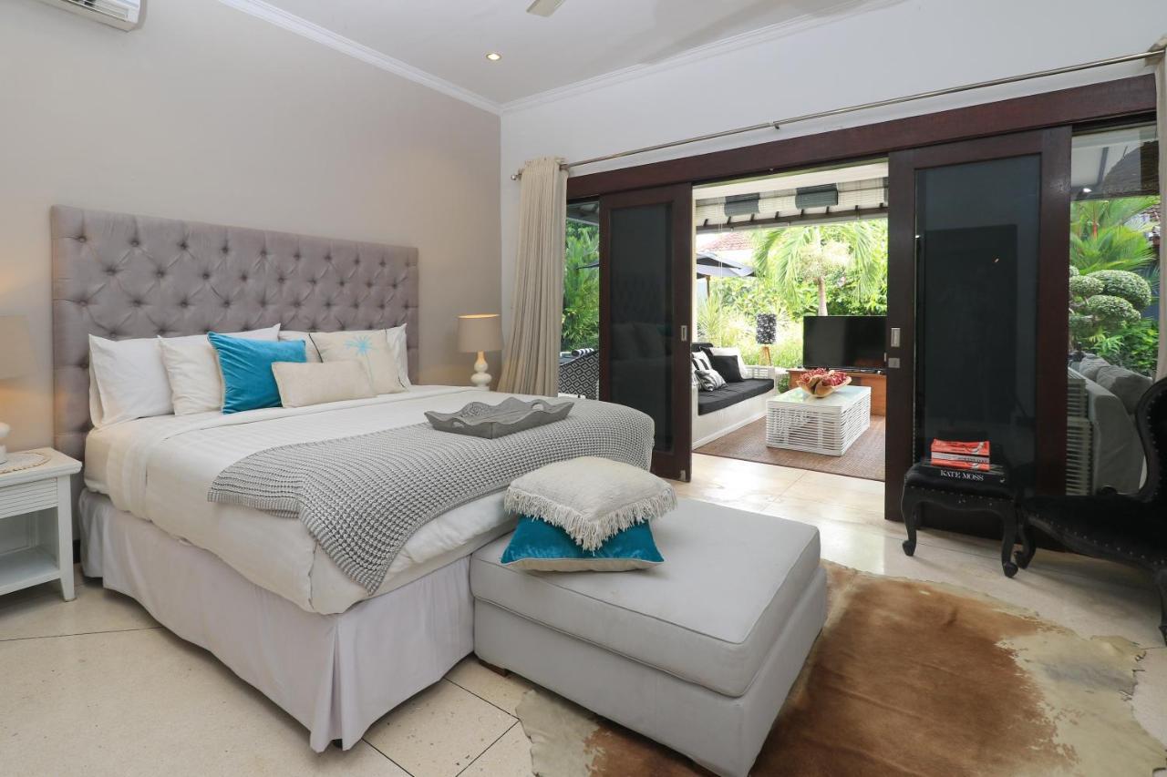 Villa Bloom 1 - 4 Bedrooms, 4 Bathrooms, Private Pool Close To The