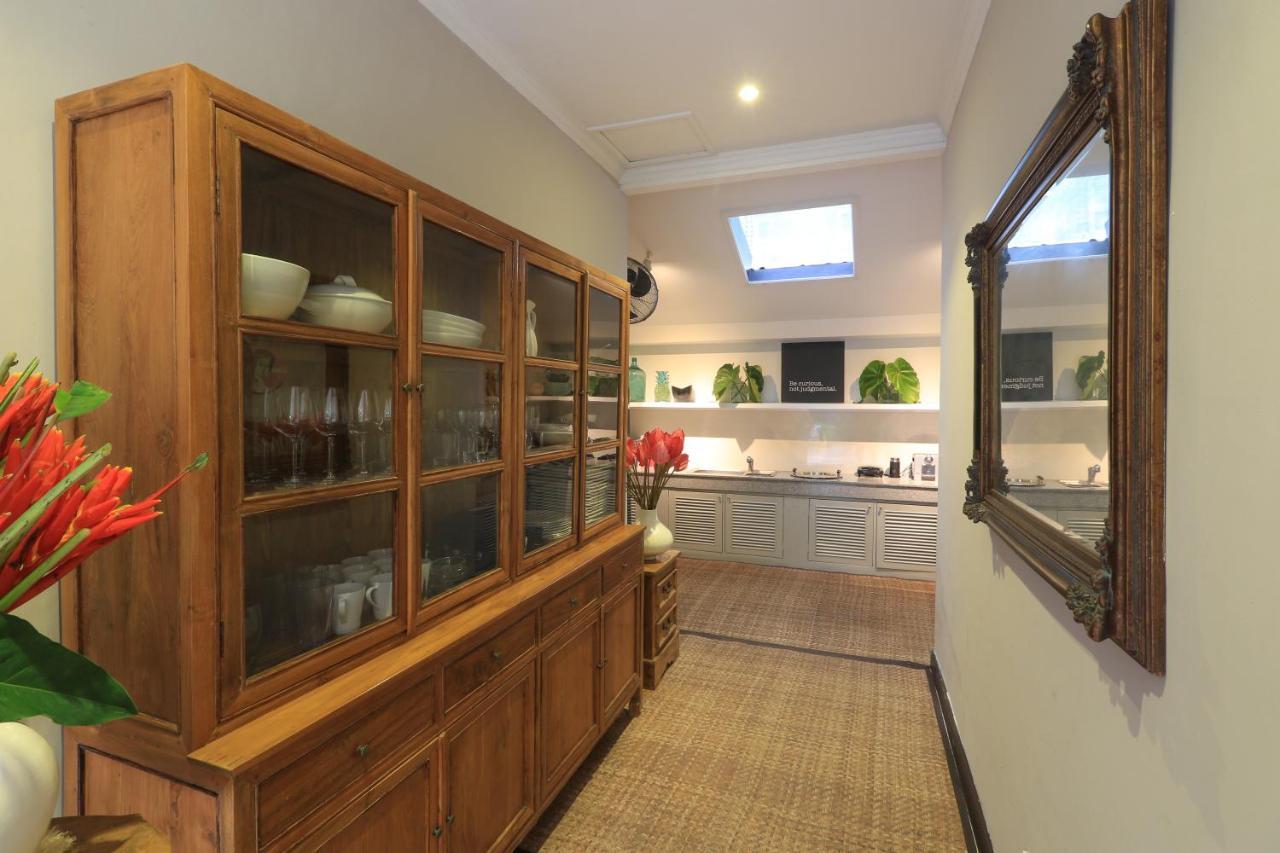 Bloom 1 - 4 Bedrooms, 4 Bathrooms, Private Pool Close To The Seminyak (Bali)