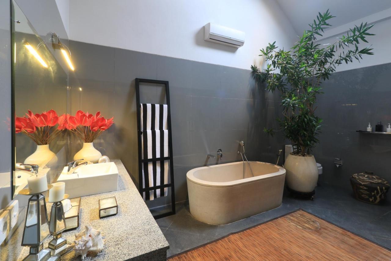 Villa Bloom 1 - 4 Bedrooms, 4 Bathrooms, Private Pool Close To The