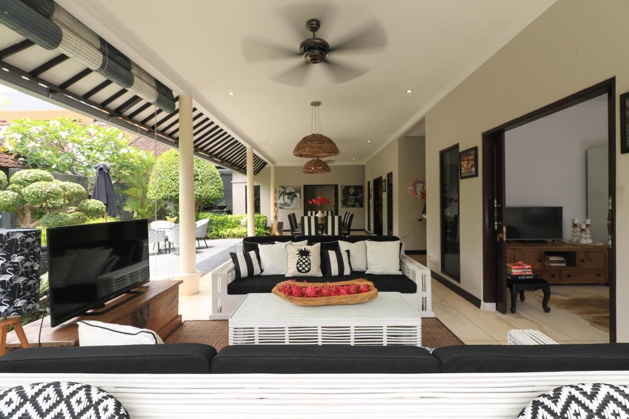 Bloom 1 - 4 Bedrooms, 4 Bathrooms, Private Pool Close To The Villa Seminyak (Bali)
