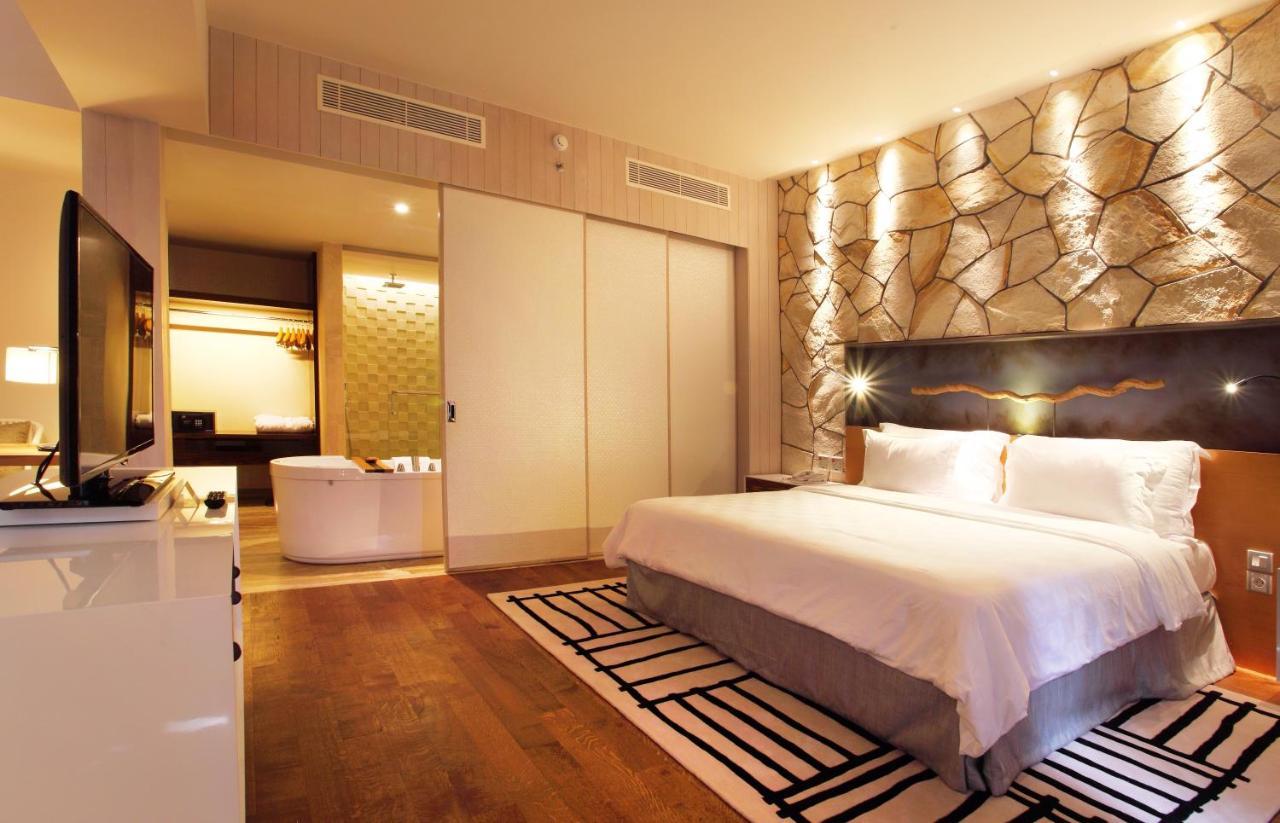 Khách sạn Ts Bali Seminyak (Bali)