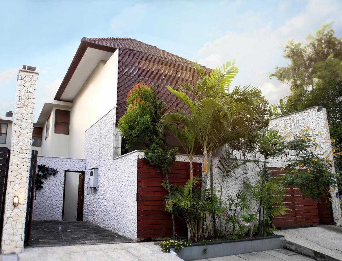 Escape Seminyak (Bali)