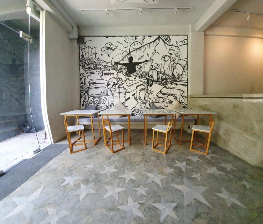 Stellar Capsules Hostel Seminyak (Bali)