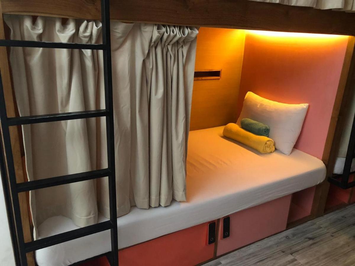 Stellar Capsules Hostel