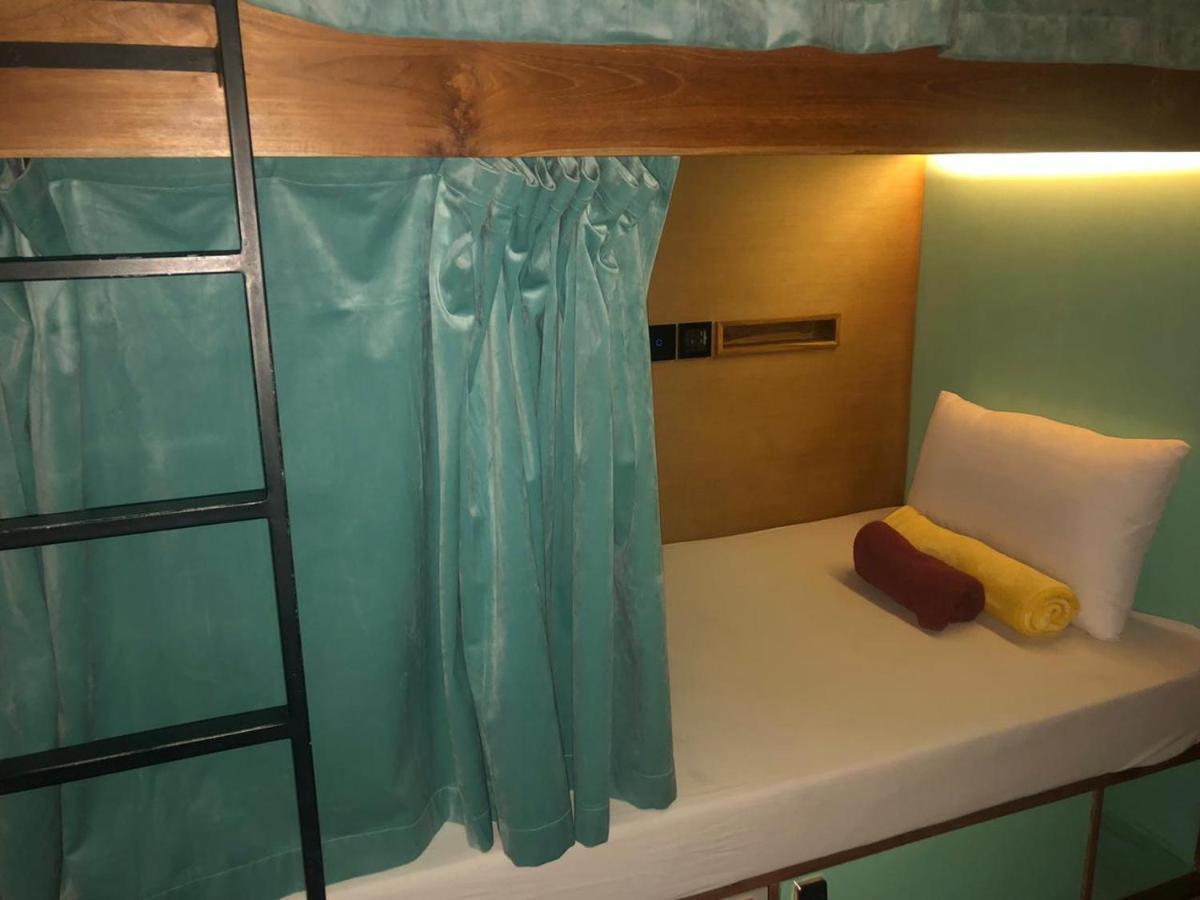 Stellar Capsules Hostel Seminyak (Bali)