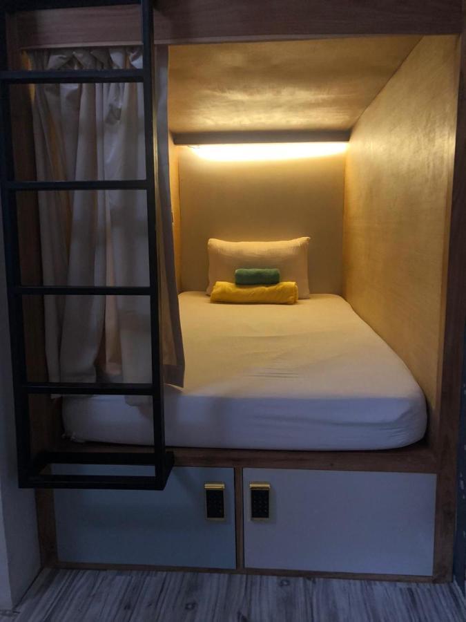 Hostel Stellar Capsules