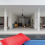 Casa Jinah 1 I Simply Modern Twin Villas