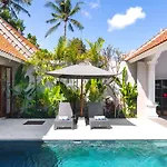 Villa Rua - Stylish Luxury, Tranquil Location In Legian, Walk To Beach
