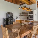 Charming 3 Bedrooms Villa Beach Walking Distance