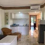 Coastal Suite At Jayakarta Residence