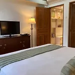 Coastal Suite At Jayakarta Residence