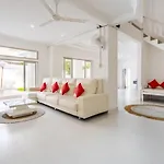 Luxury Minimalist Villa White Angel In Seminyak