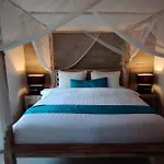 3 Bedroom With Private Pool Seminyak Near Beach&Lafavela