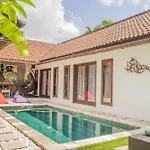 Villa Salya - 3Br - Private Pool - 1Min Walk To La Favela!