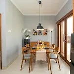 Taman Seminyak Suites