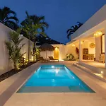 Casa Kokoon - New Bright & Quiet 2Br Mertanadi Seminyak With Private Pool And Parking