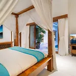 Super Value 3 Bed, Central Seminyak, Walk To Beach