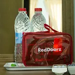 Reddoorz Near Double Six