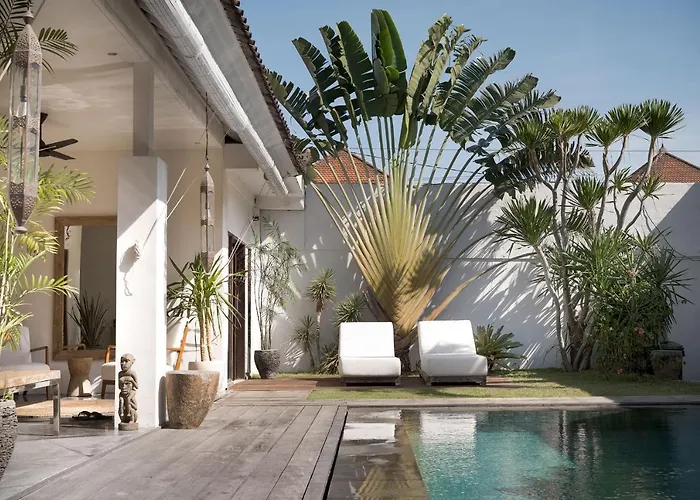 Tropical 3Bdr Poolvilla In Heart Of Seminyak