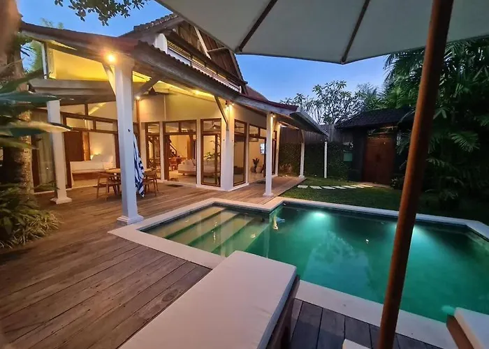 Savvy Villa, A Tranquil Oasis & Walk To The Beach