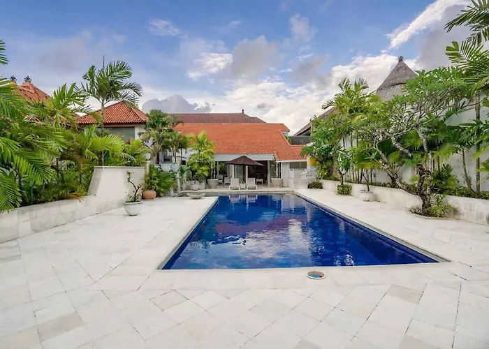 Spacious 2 Bedroom Private Pool Seminyak