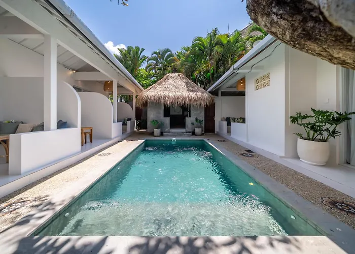 The Hepburn Stylish Single Room Guesthouse With Shared Pool 900M From Seminyak Beach