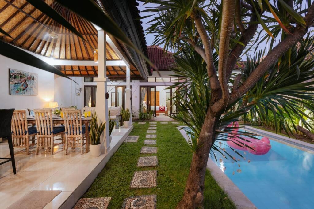Penny Villa *