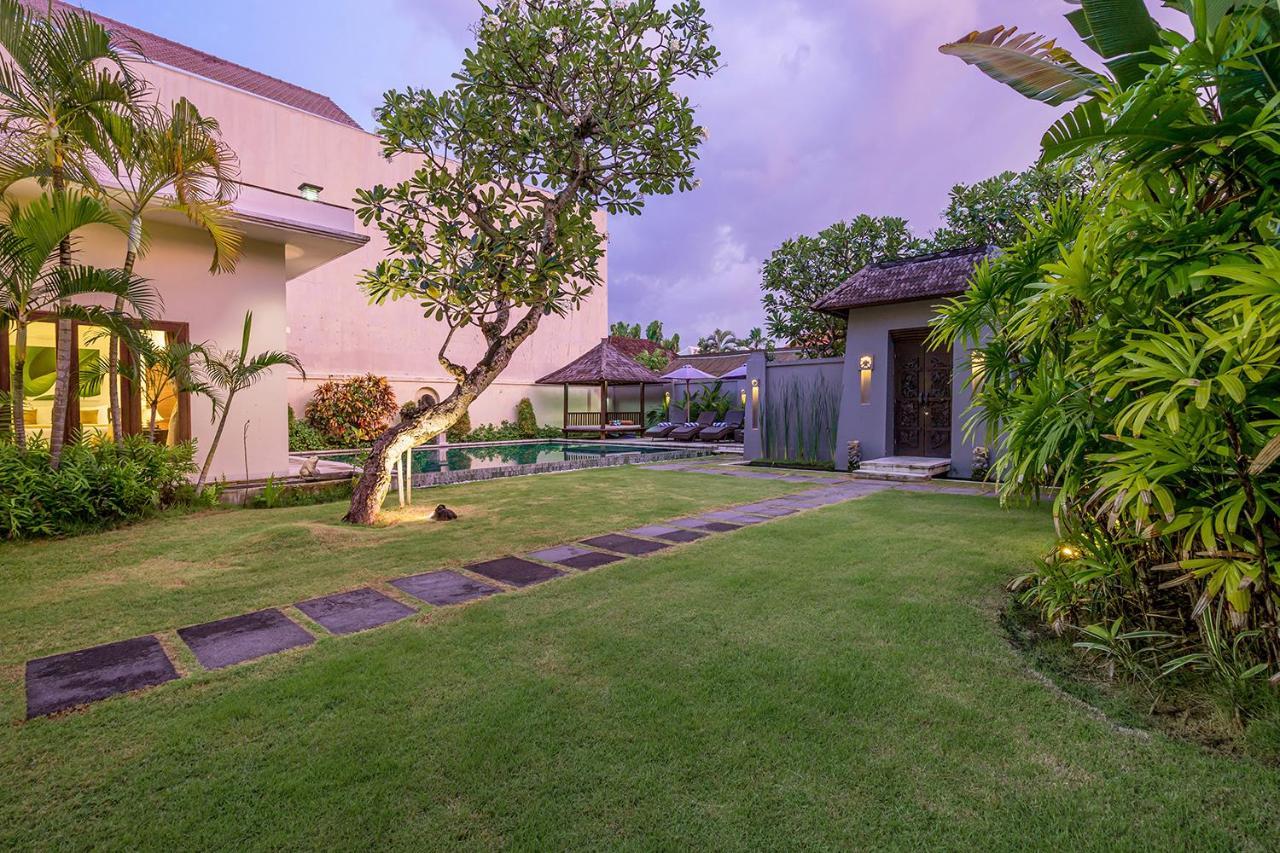 Biệt thự Bali Lotus Seminyak (Bali)